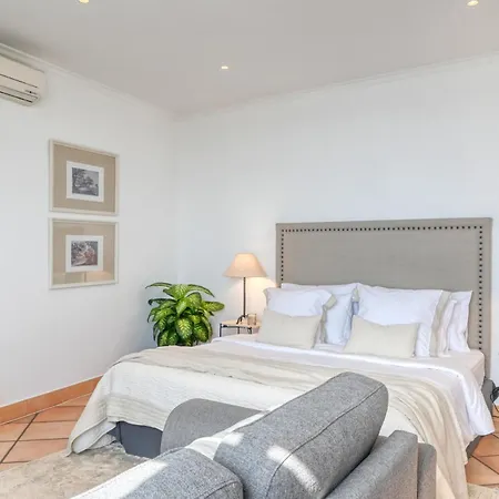 Clarisse's House Ii, A In Madeira Apartment