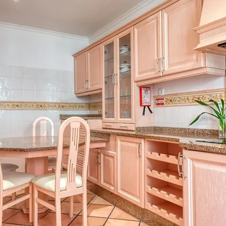 Clarisse's House Ii, A In Madeira Apartman